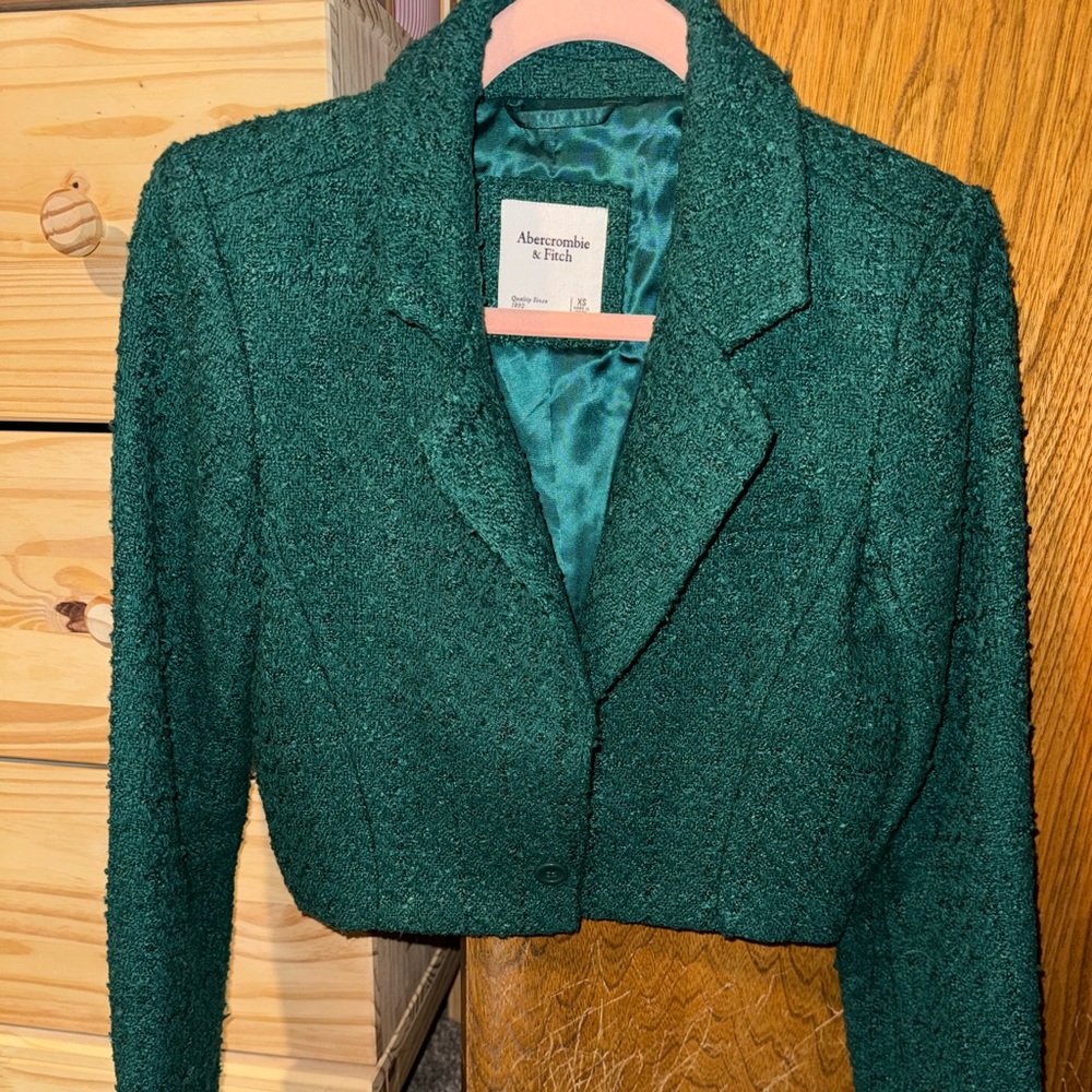 Abercrombie cropped tweed blazer Size: XS